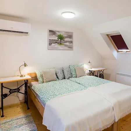 Bakony-cinca Vendeghaz Gæstehus