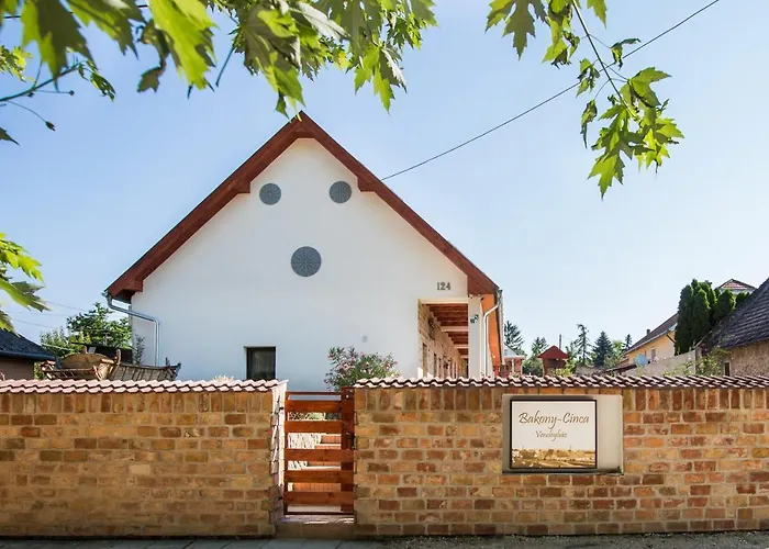 Bakony-cinca Vendeghaz בית הארחה 3*